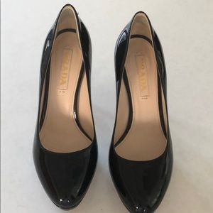 Prada black patent leather pumps 37 1/2